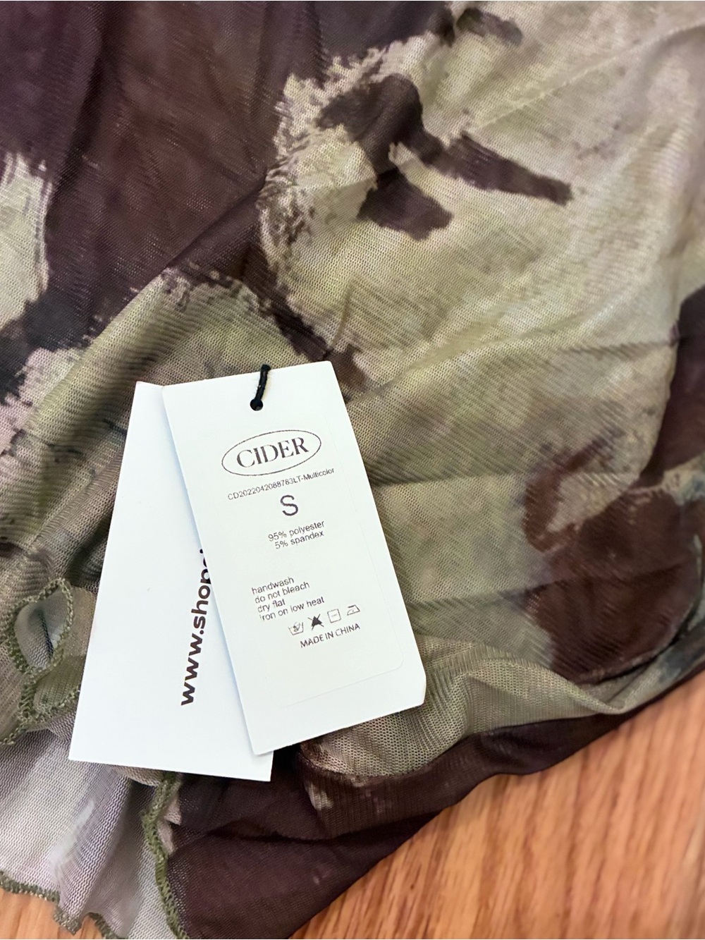 Cider Olive Green Abstract Scoop-Neck Long Sleeve Top
- very stretchy!!! - Picture 3 of 3